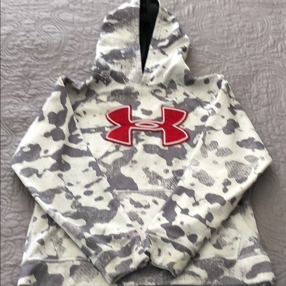Under Armour Other - Super cool and comfortable camo hoodie.